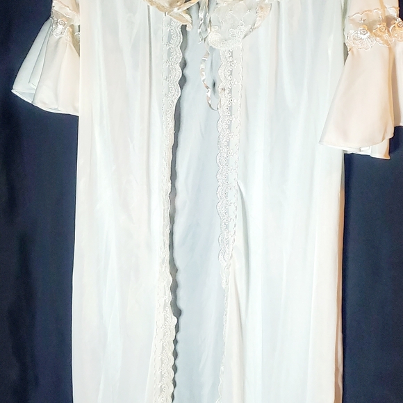 Other - Elegant White Lace Trim Nightgown